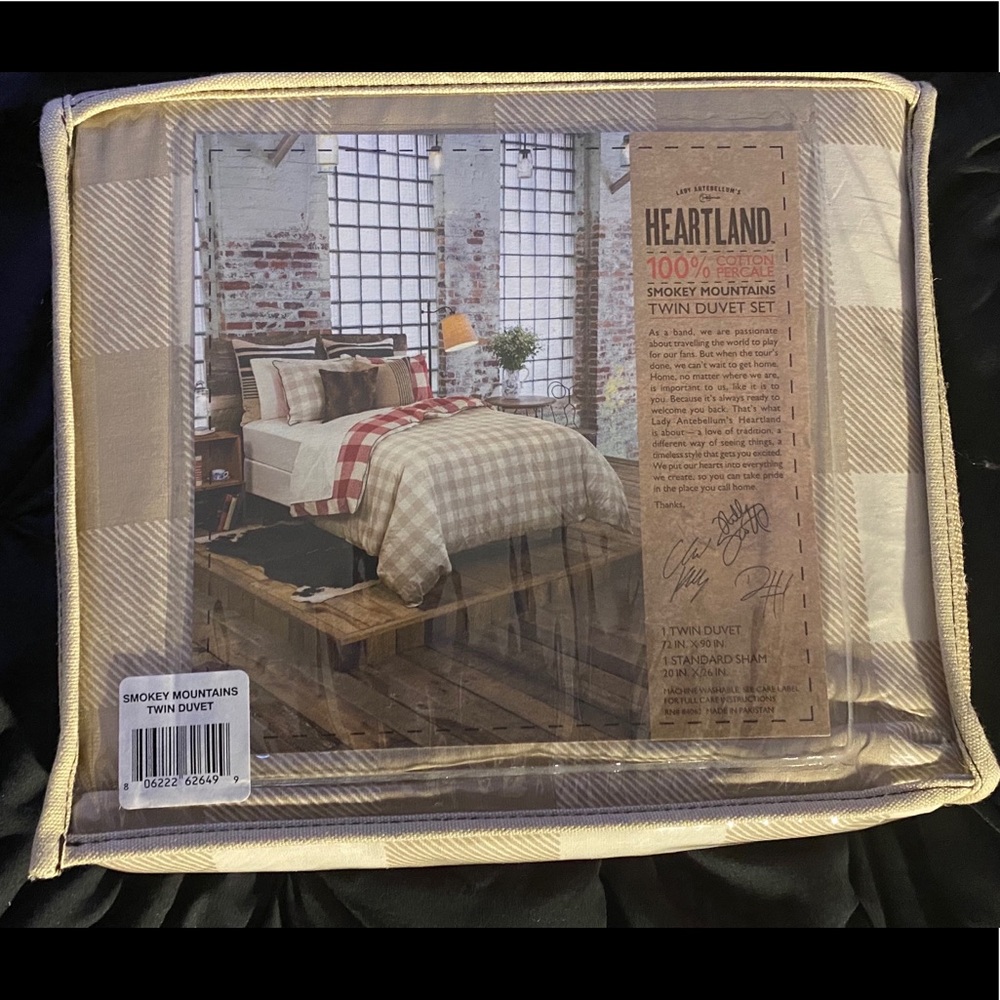 Lady Antebellum’s Smokey Mountain Twin Duvet Set